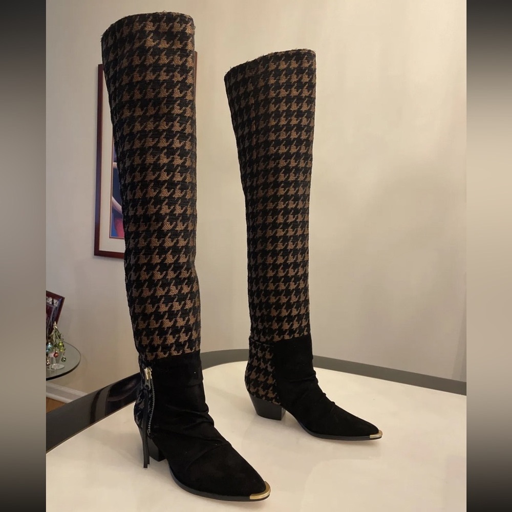 Brand new Schultz boots size 6